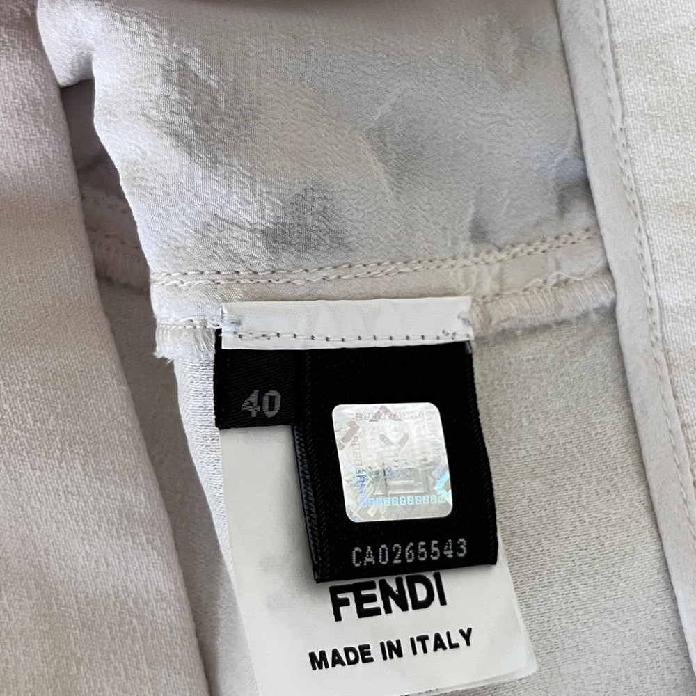 Auth. Fendi shorts made in Italy size 40 - Picture 6 of 11